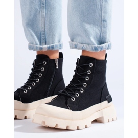 Traperi na platformi S. Barski crno 1