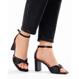 Crne sandale s visokim potpeticama crno 2