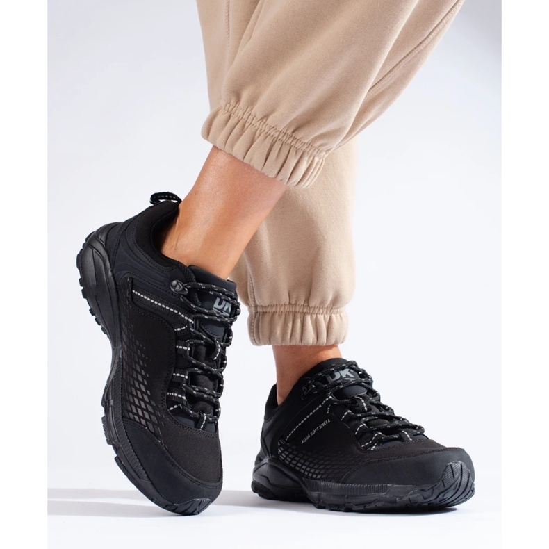 Ženske trekking cipele na debelom DK crnom potplatu 1