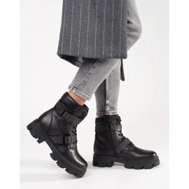 Radnici s crnim kopčama crno 2