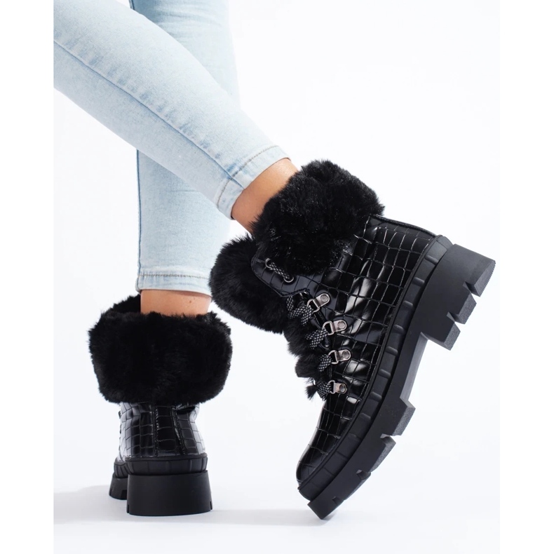 Ženske crne čizme s krznom crno 1