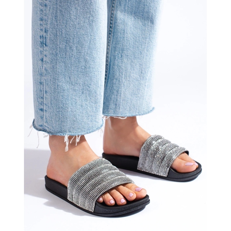 Crne papuče sa Shelovet kamenčićima crna 2