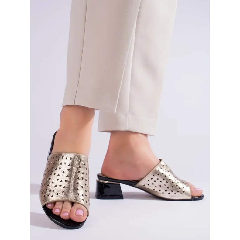 Zlatne ženske papuče ažur na nisku petu Shelvt zlatni 2