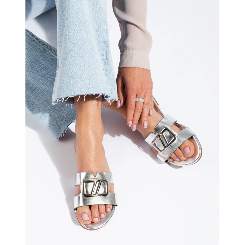 Srebrne ravne sandale s ukrasom Shelovet srebro 1