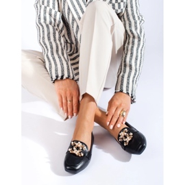 Crne ženske mokasine sa zlatnim ukrasom iz Sheloveta crno 2