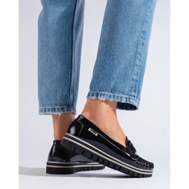 Lakirane crne salonke s platformom Shelovet crna 1