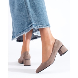 Bež cipele s niskom petom od antilopa Shelovet 1