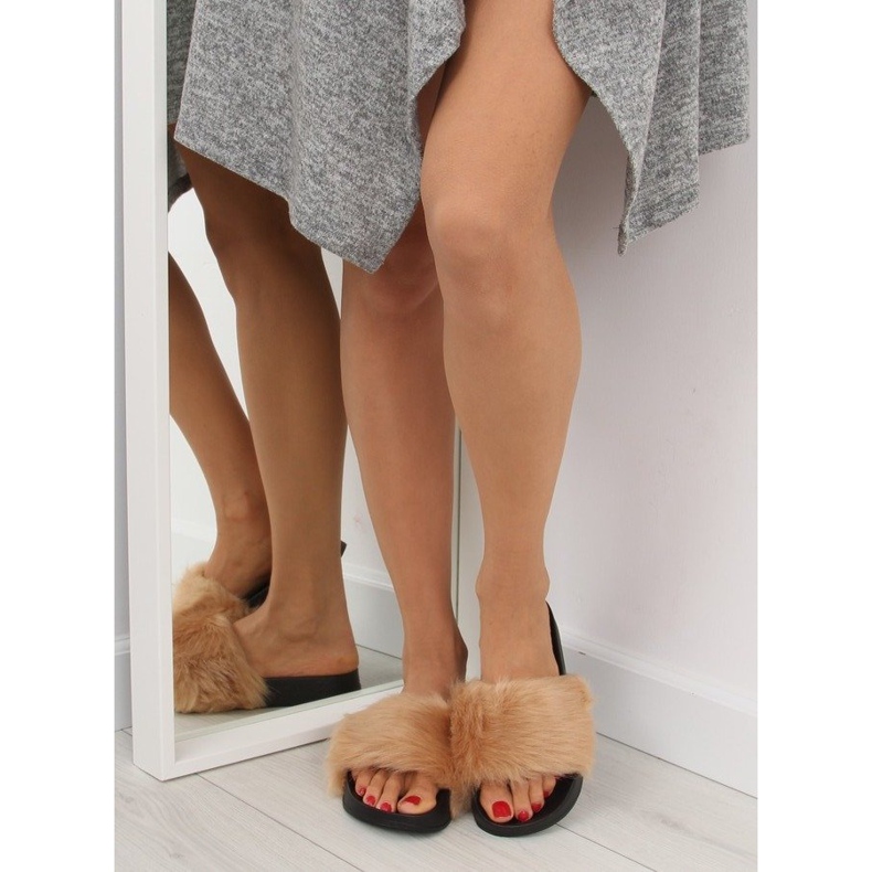 Bež krznene papuče S36 bež 1