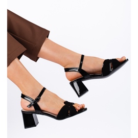 Goodin Ženske lakirane crne sandale na visoku petu crna 2