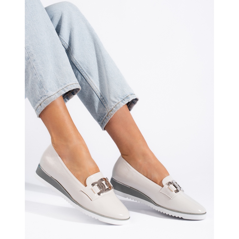 Goodin Lordovi bijelih žena na platformi bijela 2