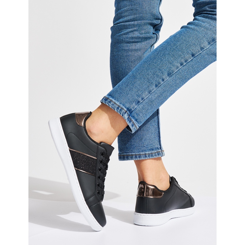 Crne ženske sportske cipele crno 1