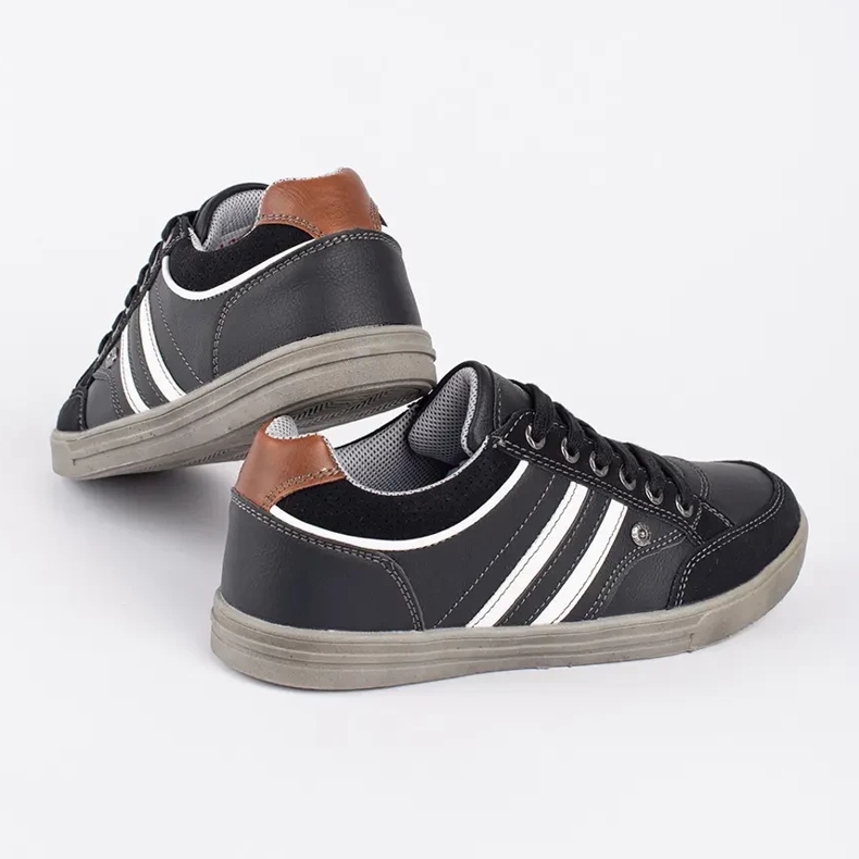 Crne ženske sportske cipele VICO crno 1