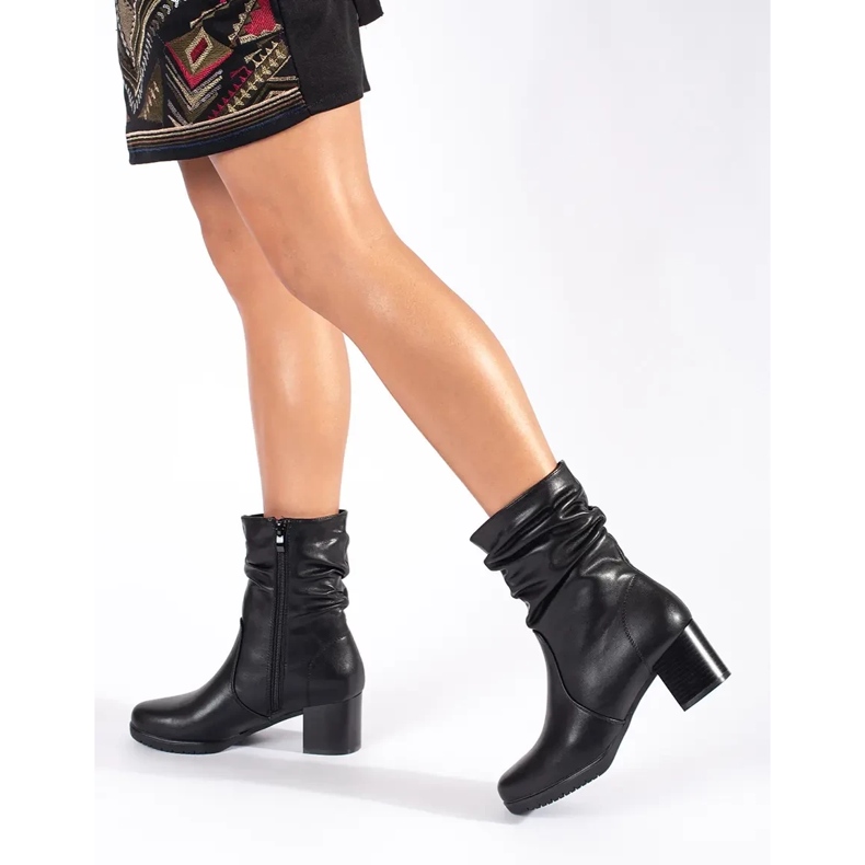 Crne kožne ženske zgužvane gležnjače Sergio Leone crna 1