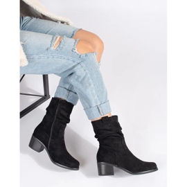 Crne ženske kaubojske čizme s gornjištem na volane crna 1