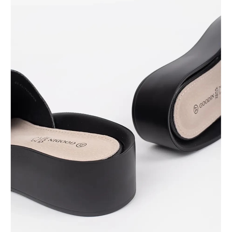 Goodin Crne ženske japanke s lancem crna 1