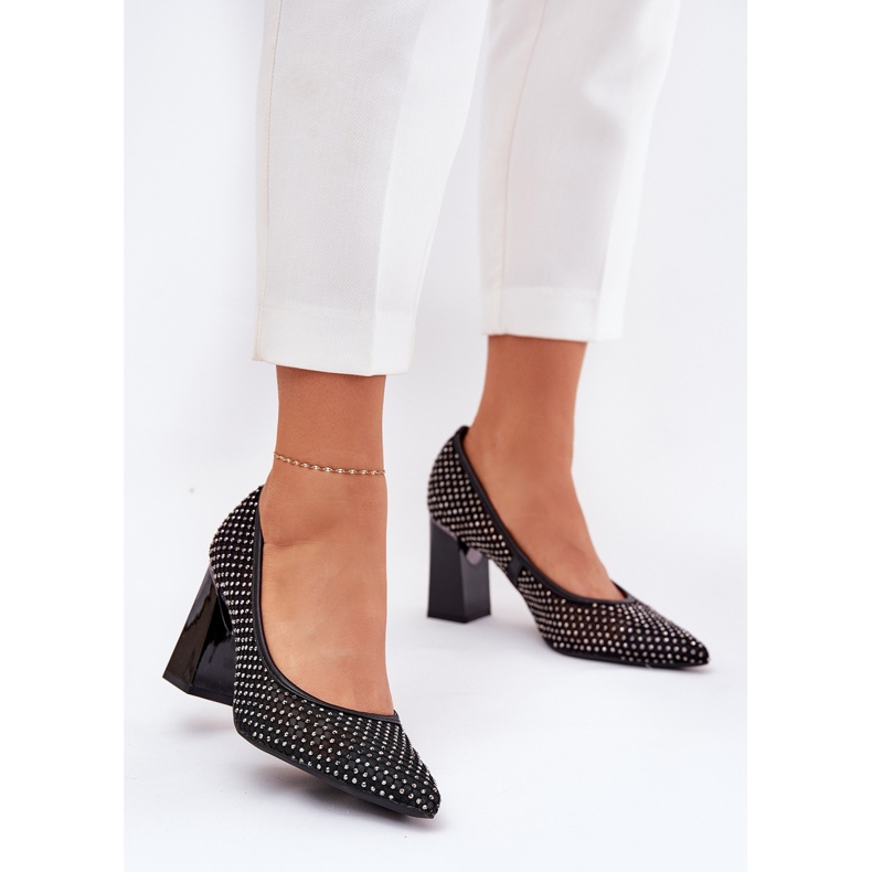 Ukrašene mrežne pumpe na crnoj posta Vinceza 62211 crna 2