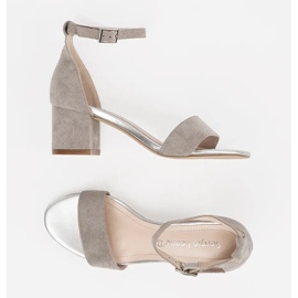 Sergio Leone Sandale na mjestu Sergia Leonea siva 1