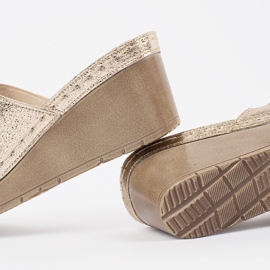 Goodin Zlatni ženski flip -flops na klinu zlatna 1