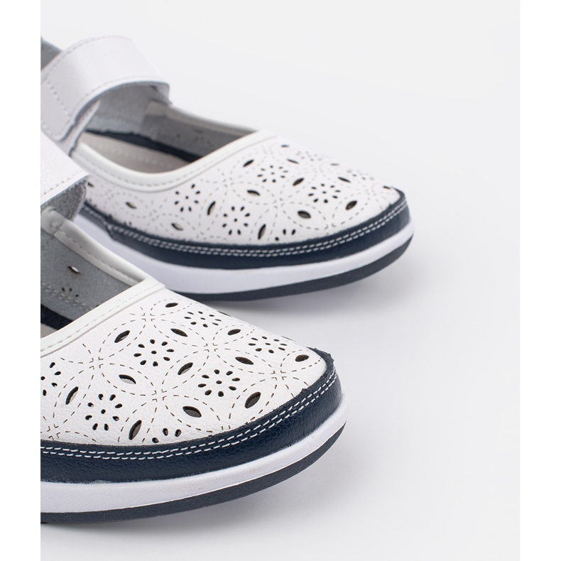 Goodin Ispuštene bijele i mornarsko plave kožne sandale bijela 2