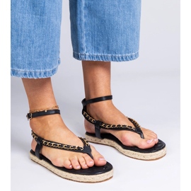 Crne sandale ukrašene lancem crna 2