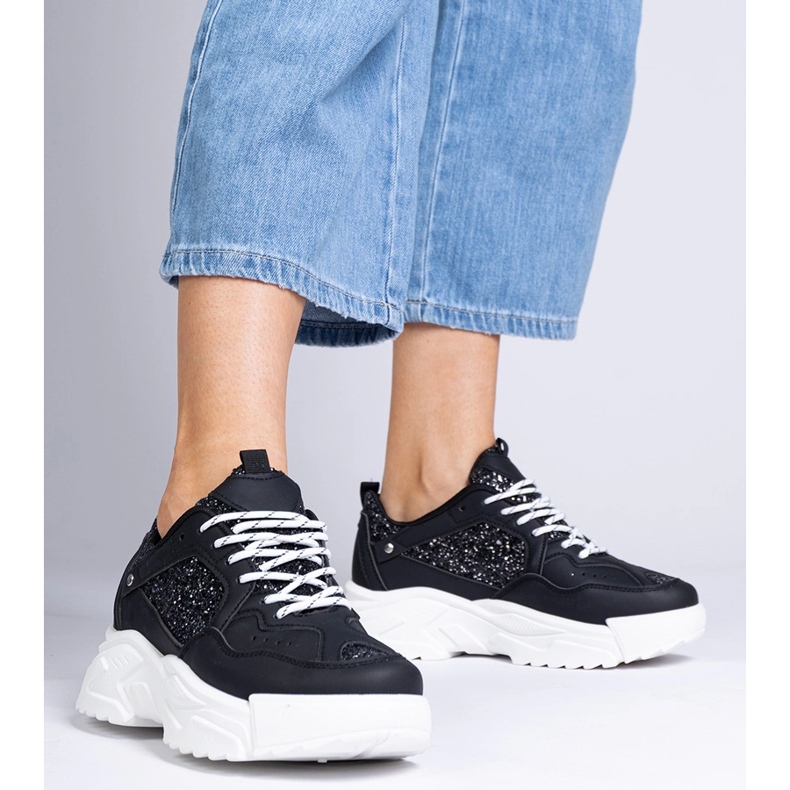 Crne ženske tenisice sa sjajnim umetcima crno 1