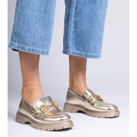Zlatni elegantni mokasini s ukrasom 1
