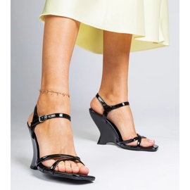 Crne lakirane sandale za ženske klinove crna 1