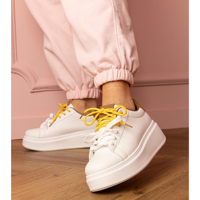 Bijelo-smeđe sportske tenisice na platformi bijela 1