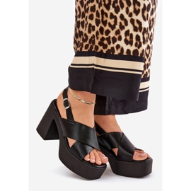 Ženske sandale na postu i platformu s eko kožom crnom 1