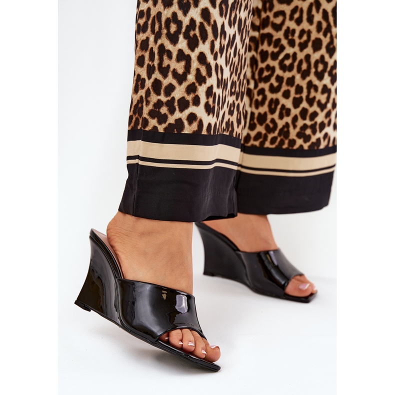 Oslikana ženska vjenčanja na klinovima crno 2