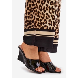 Oslikana ženska vjenčanja na klinovima crno 1