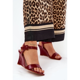 Oslikane ženske sandale za bordo klinove crvena 2