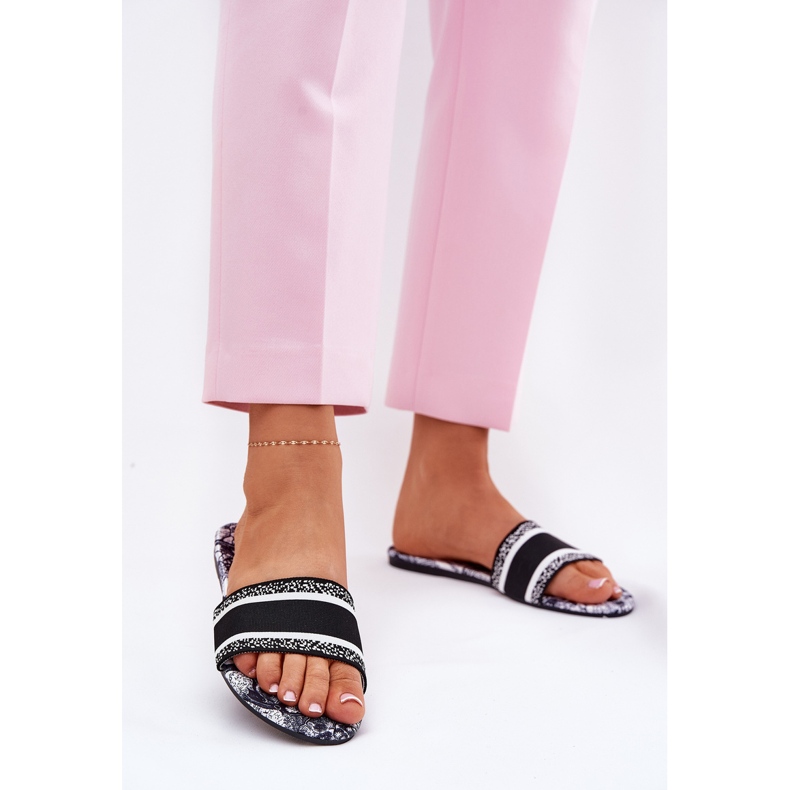 Uzorkane ravne ženske zaklopke crne crno 2