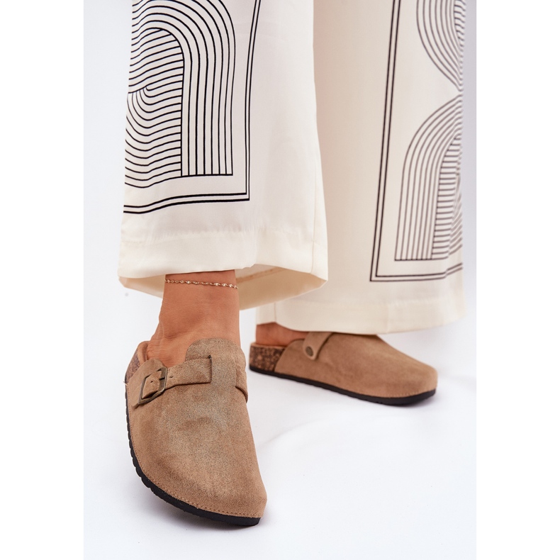 Papuče ženske začepljenja na platformi s kaki kopčama bež 2