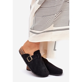 Papuče žene i na platformi s crnom stezaljkom 1