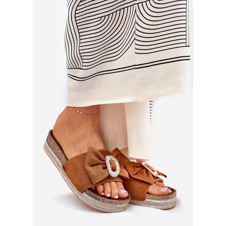 Ženski okretni lepci na platformi s lukom i ukrasnim brošem dekorima smeđa 1