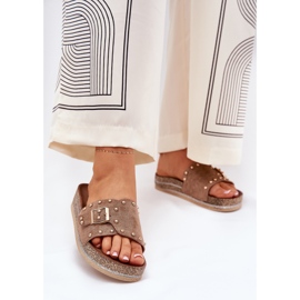 Ženske papuče na platformi s kopčom i kakinim klinovima bež 2