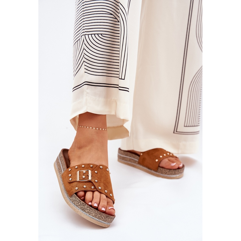 Ženski prelepozi na platformi s stezaljkama i kamilicama smeđa 2