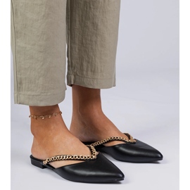 Crni elegantni flip -flops ukrašen lancem crno 2