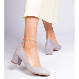 Sive klasične pumpe na postu od Ekozamsz siva 2