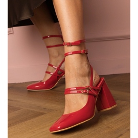 Crvene pumpe lakirane na posta crvena 2