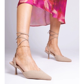 Smeđi materijal pumpa na visoku petu s otvorenom smeđa 1