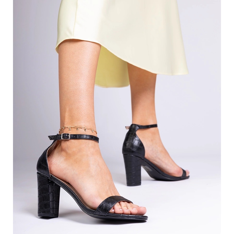 Crne sandale na postu crna 2