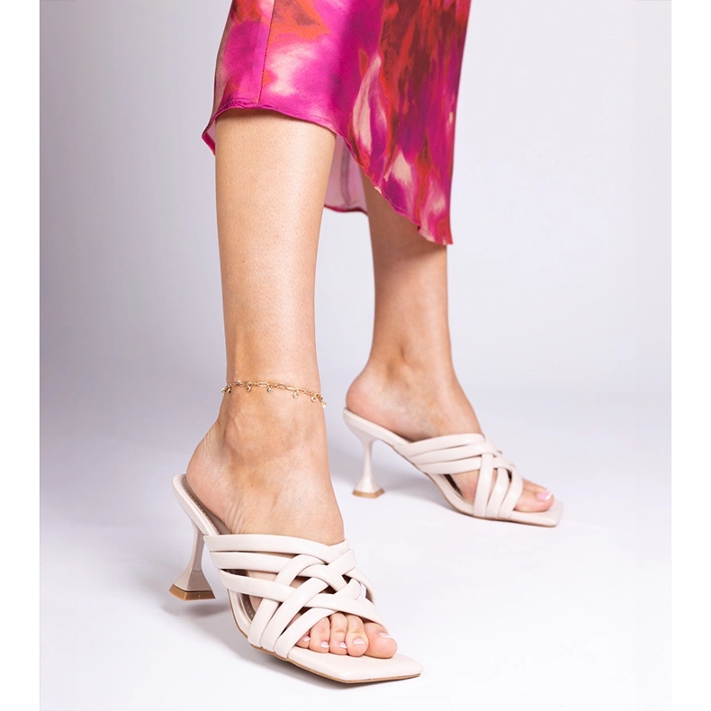 Bež elegantne sandale na petu iz Bourgeta 1