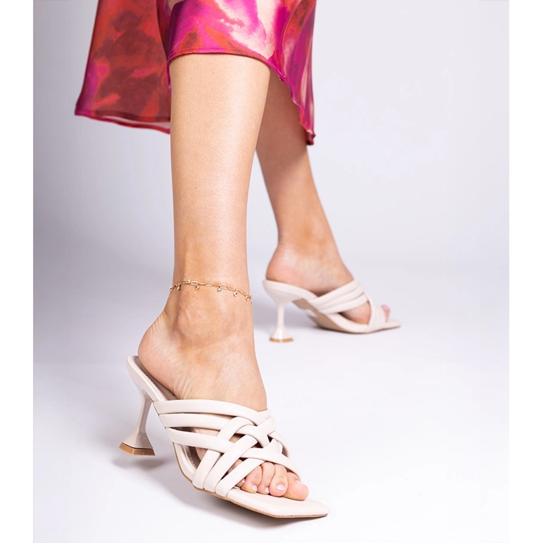 Bež elegantne sandale na petu iz Bourgeta 2