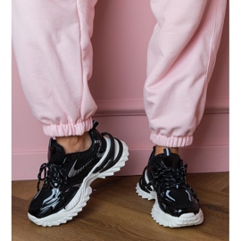 Crne sportske tenisice na stilskom potplatu crno 1