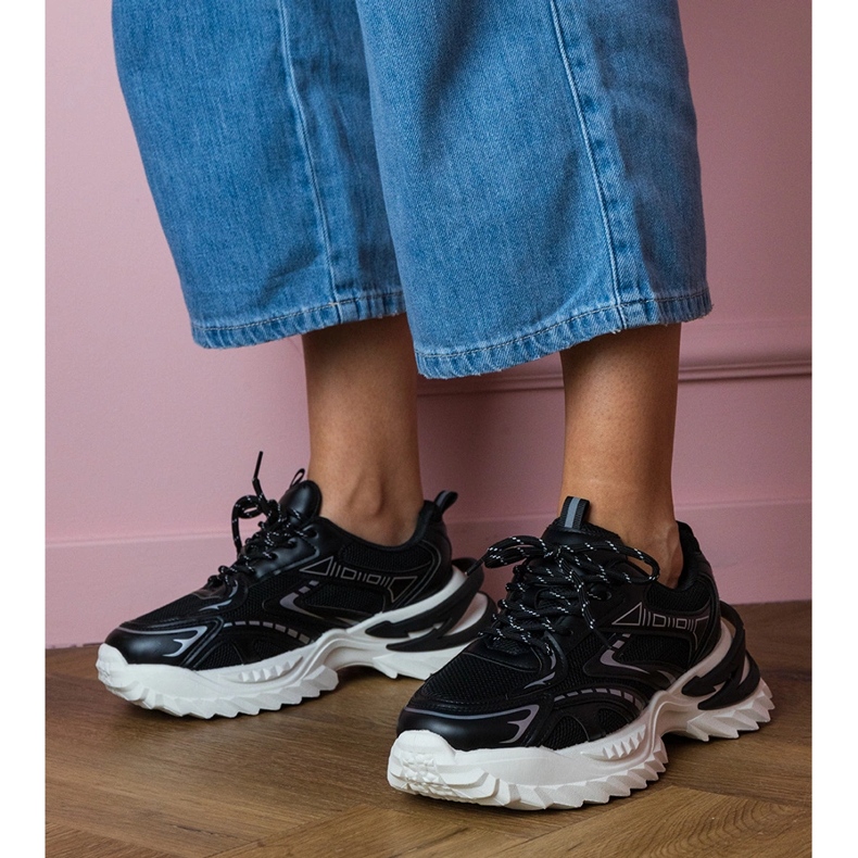 Crne sportske tenisice na gustom potplatu crna 1