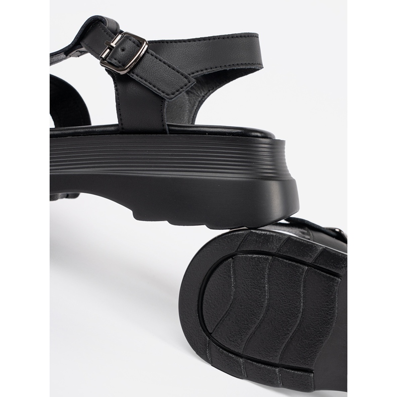 Goodin Crne sandale na gustom potplatu crno 1