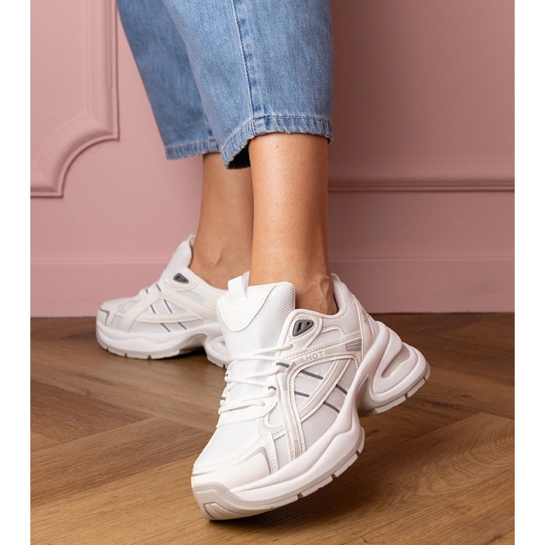 Bijele sportske tenisice s masivnim potplatom bijela 1