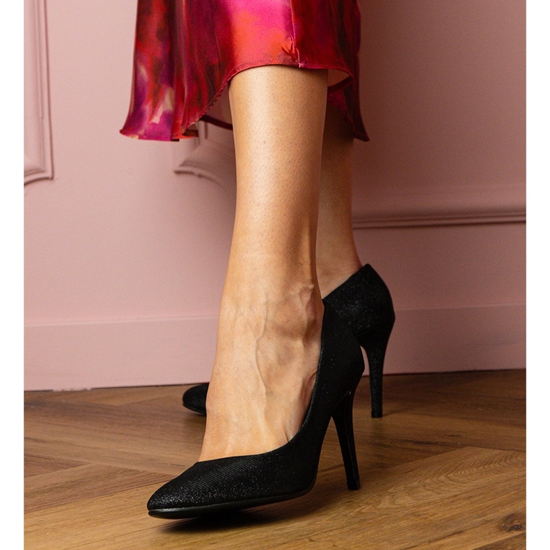 Crne pumpe na brodajskom završetku crna 2